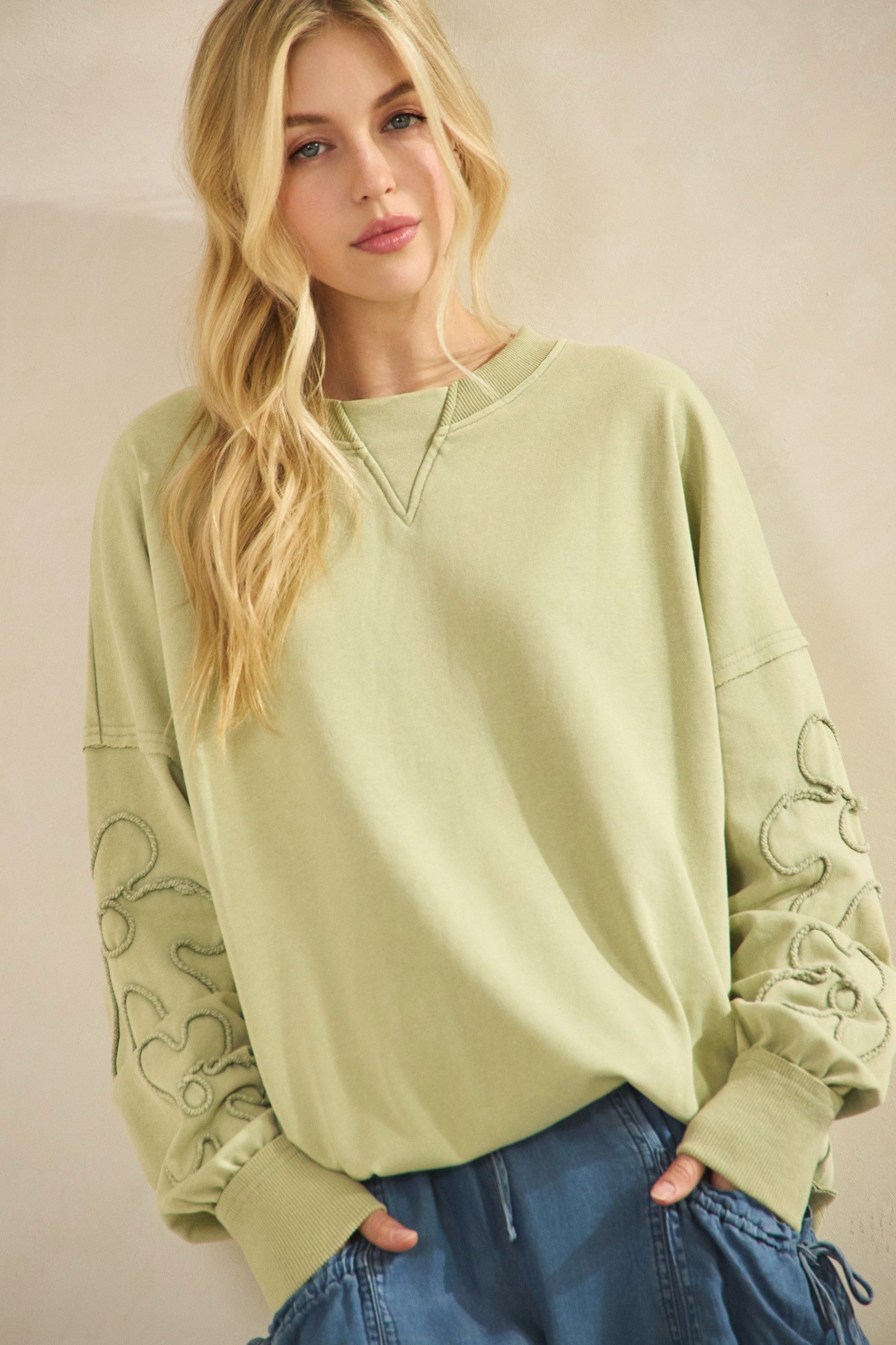 Squiggle Sleeve Sweatshirt ST7971