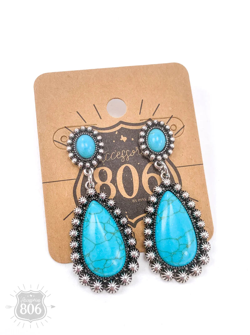 Dotted Teardrop on Oval Post Earring in Turquosie