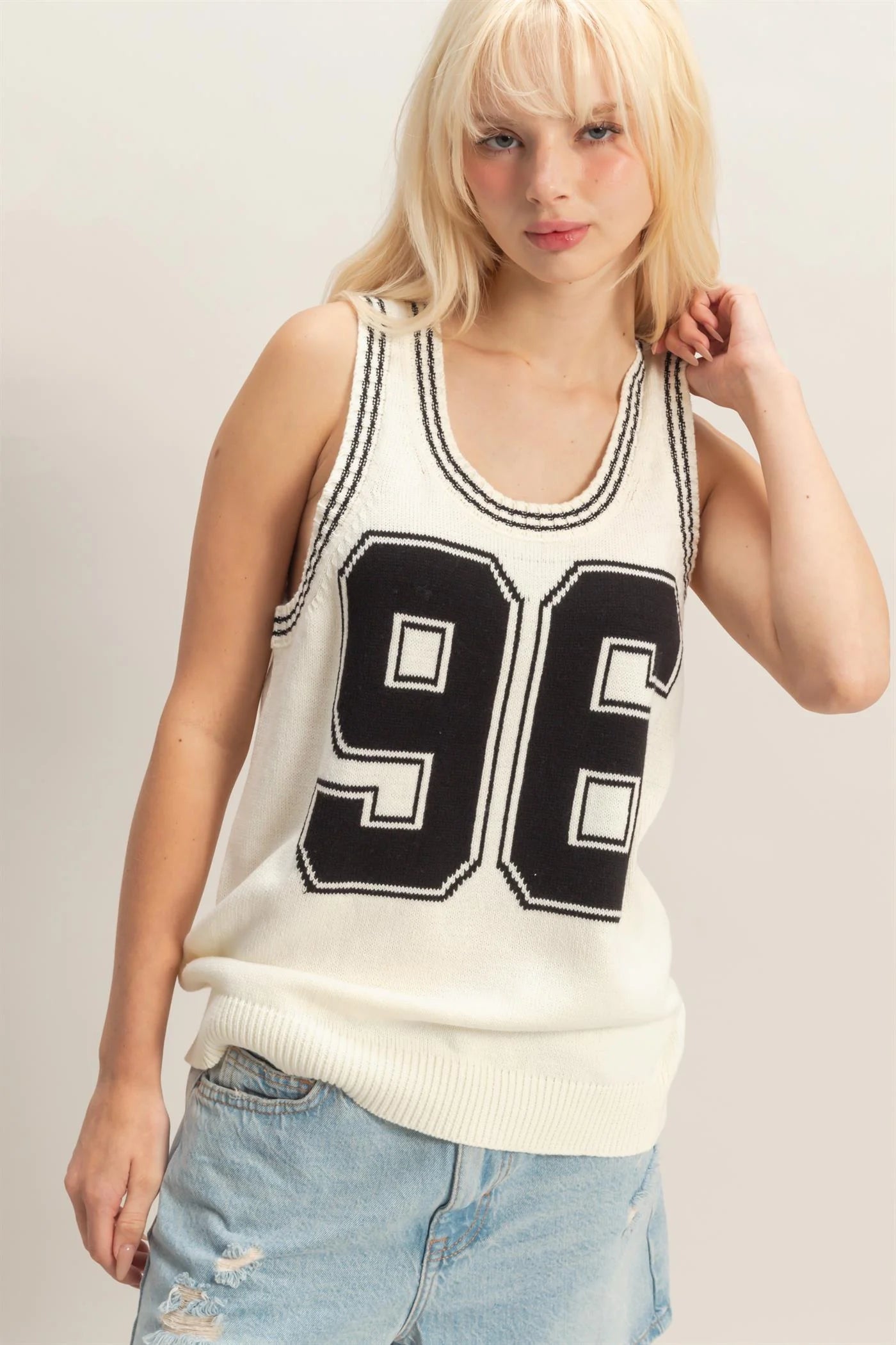 Graphic Knit Tank DZ26A821