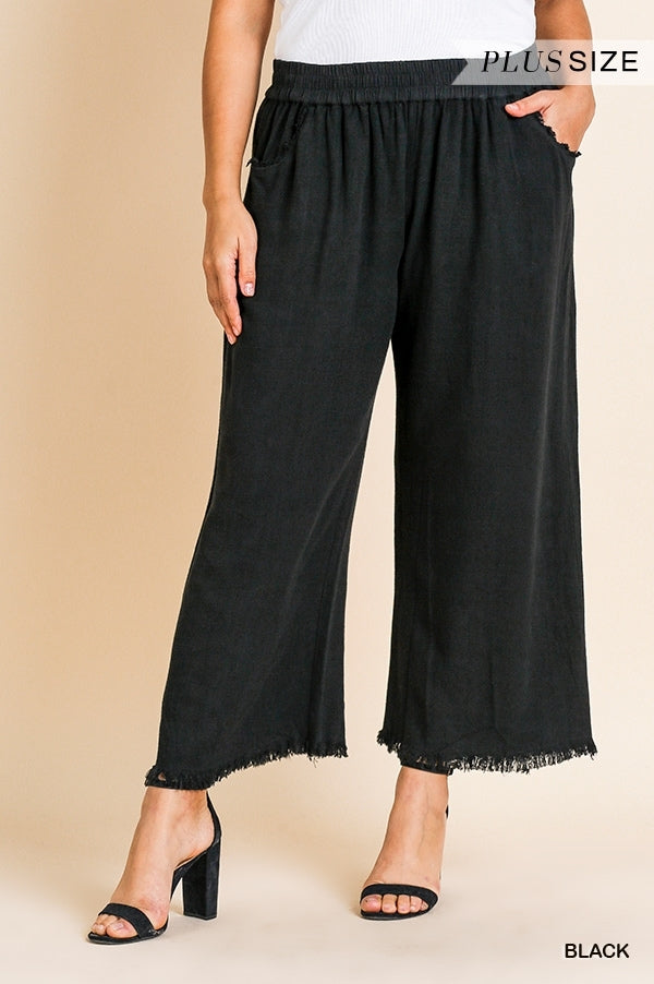 Mary Cropped Wide Leg Pants with Frayed Hem in Black